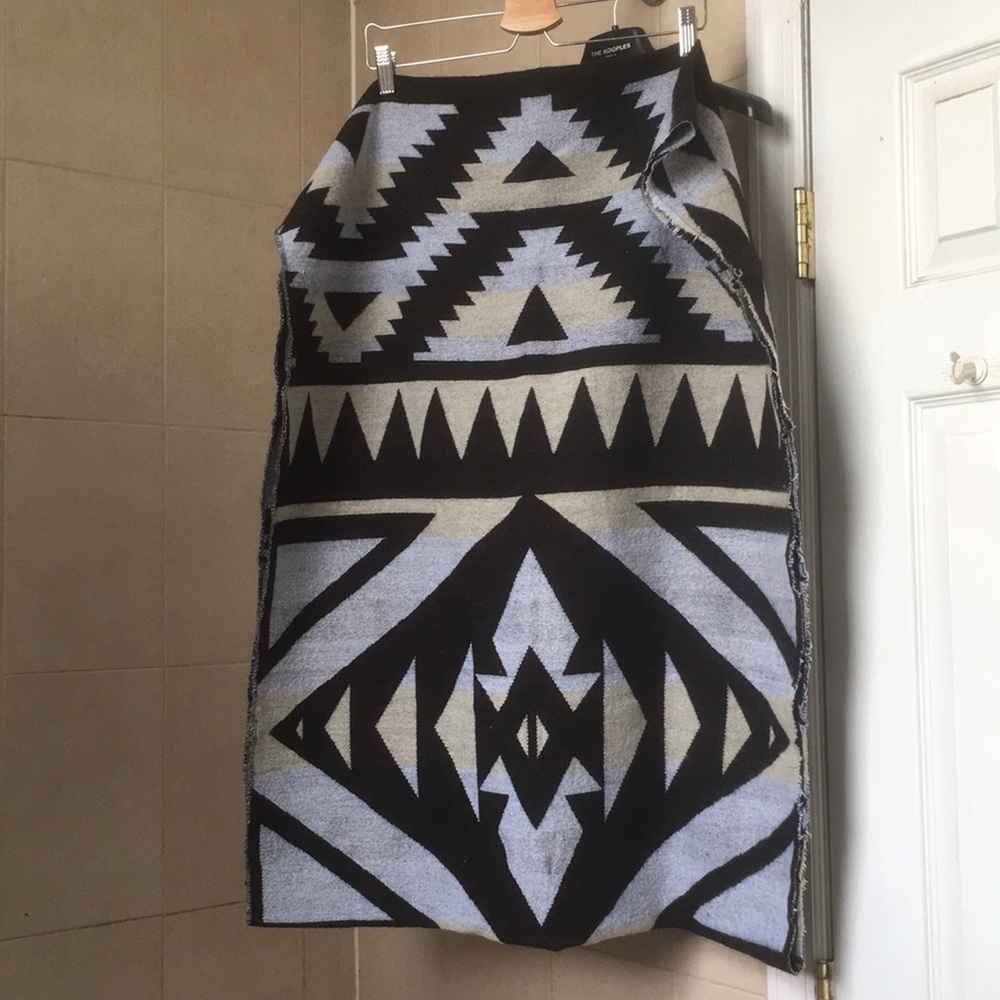 ASOS Wide Infinity Scarf! - Picture 4 of 8